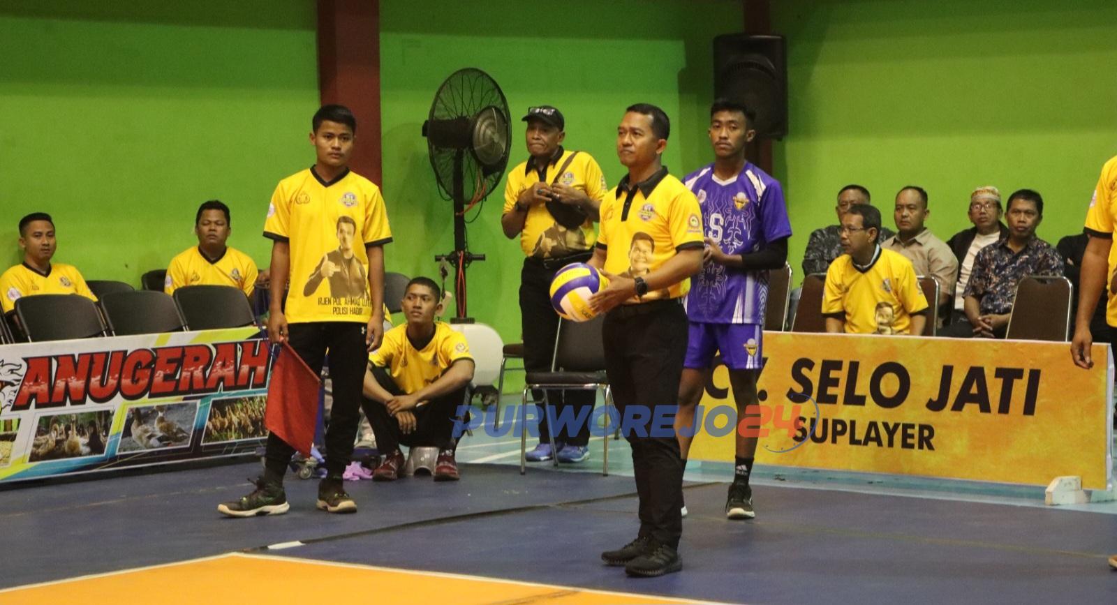 Kapolres Purworejo, AKBP Eko Sunaryo saat membuka Kapolres Cup 2024, di GOR Sarwo Edhi Wibowo, pada Rabu (5/6/2024) malam