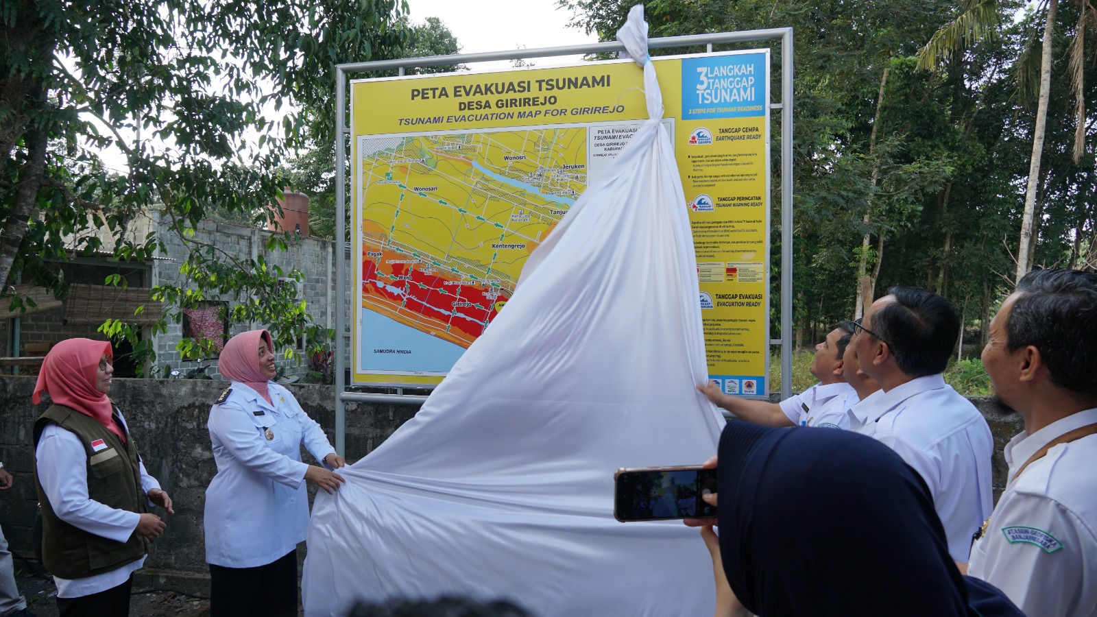 Pembukaan Sekolah Lapang Gempa dan Tsunami di Kabupaten Purworejo Tahun 2024 di Desa Girirejo Kecamatan Ngombol.
