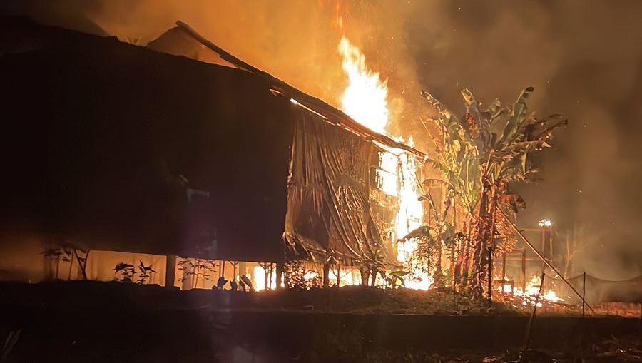 Kandang ayam didesa Kalikalong terbakar