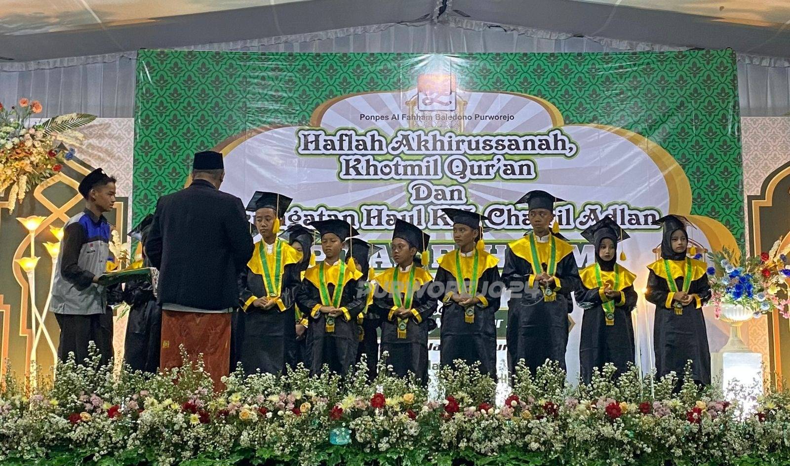 Suasana khotmil qur'an di Ponpes AlFahham, pada Minggu (7/7/2024) malam