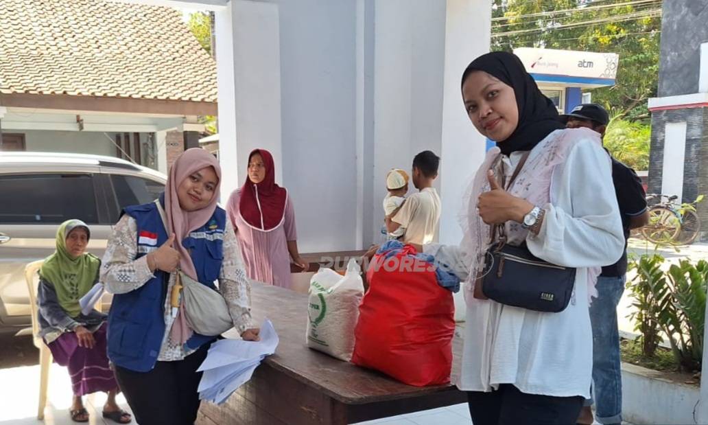 Penyaluran bansos atensi bagi lansia di Kecamatan Bagelen, pada Jumat (19/7/2024)