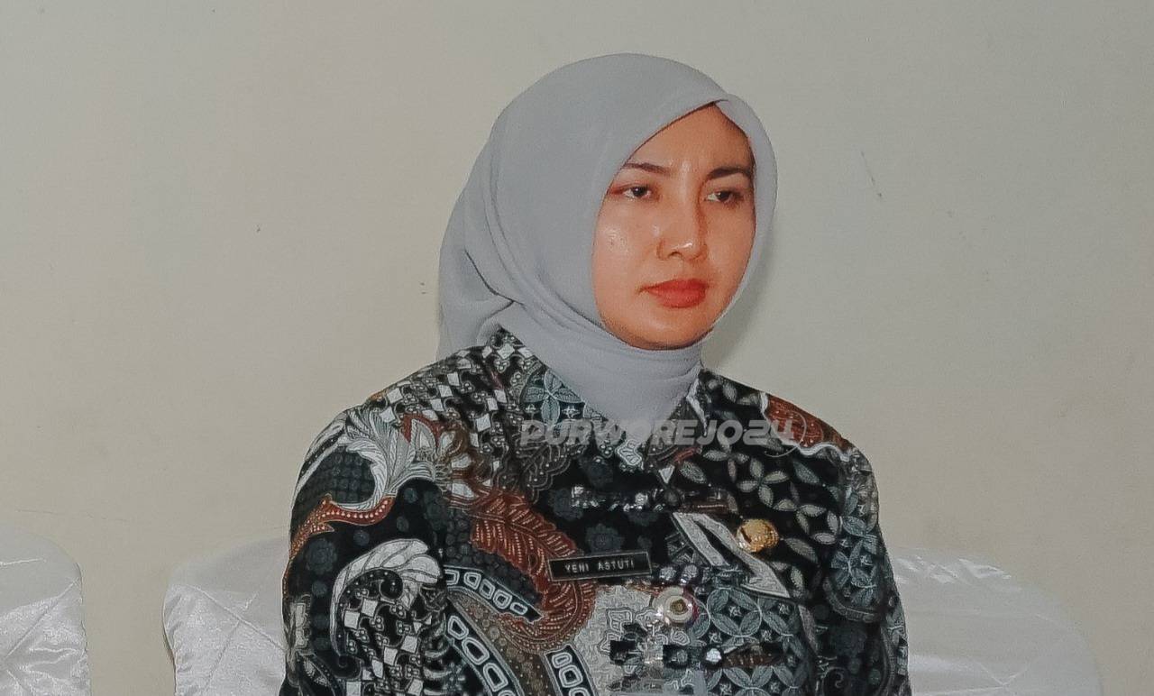 Sekcam Pituruh, Yeni Astuti