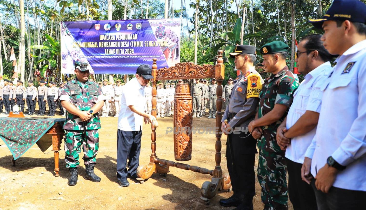 Pembukaan TMMD di Desa Wonosuko Kecamatan Kemiri, pada Rabu (24/7/2024)