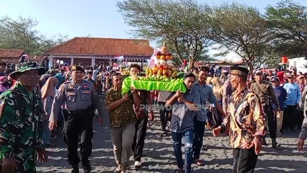 Kegiatan Mertijaladri di pantai Dewaruci Desa Jatimalang, pada Kamis (11/7/2024)