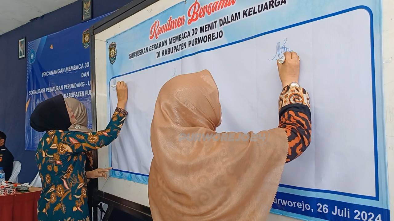 Penandatanganan Komitmen Bersama Sukseskan Gerakan 30 Menit dalam Keluarga di Kabupaten Purworejo