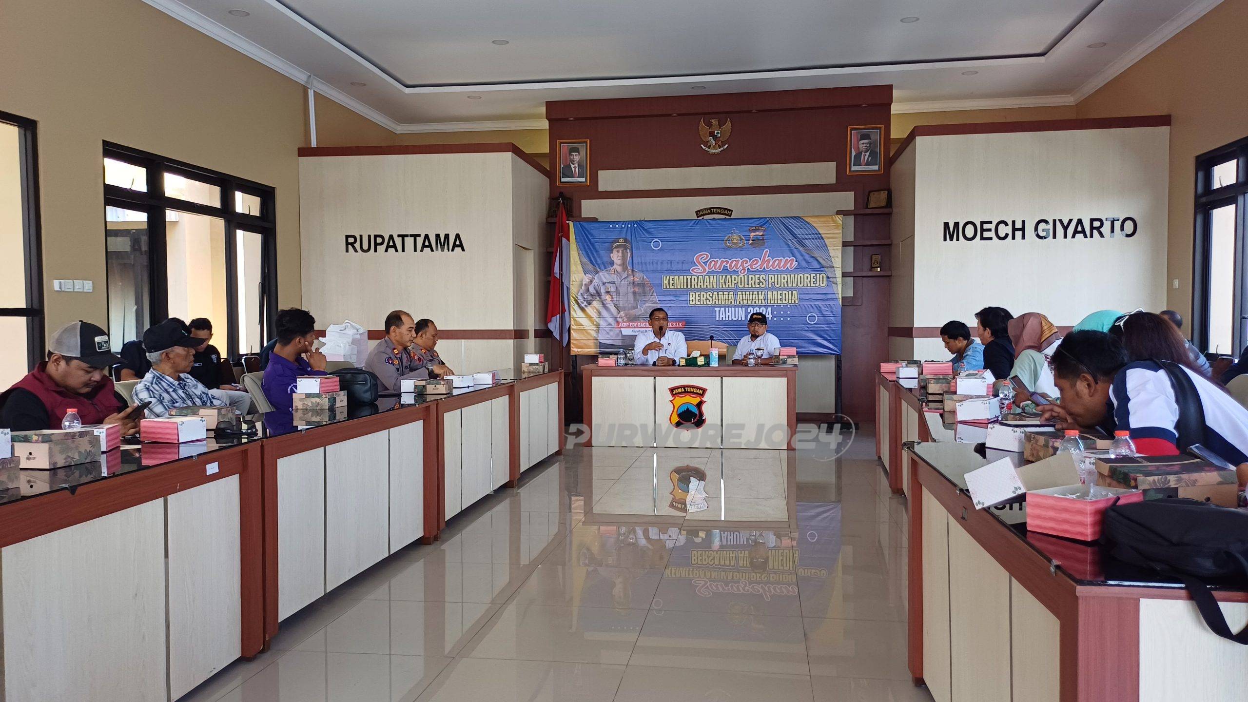 Kegiatan sarasehan kemitraan Kapolres Purworejo bersama awak media di Mapolres setempat, pada Kamis (15/8/2024).