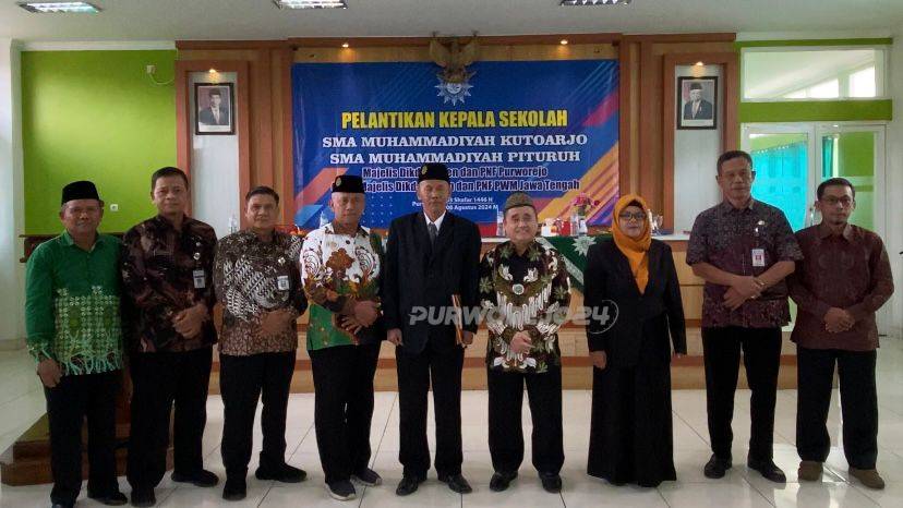 Foto bersama usai pelaksanaan pelantikan