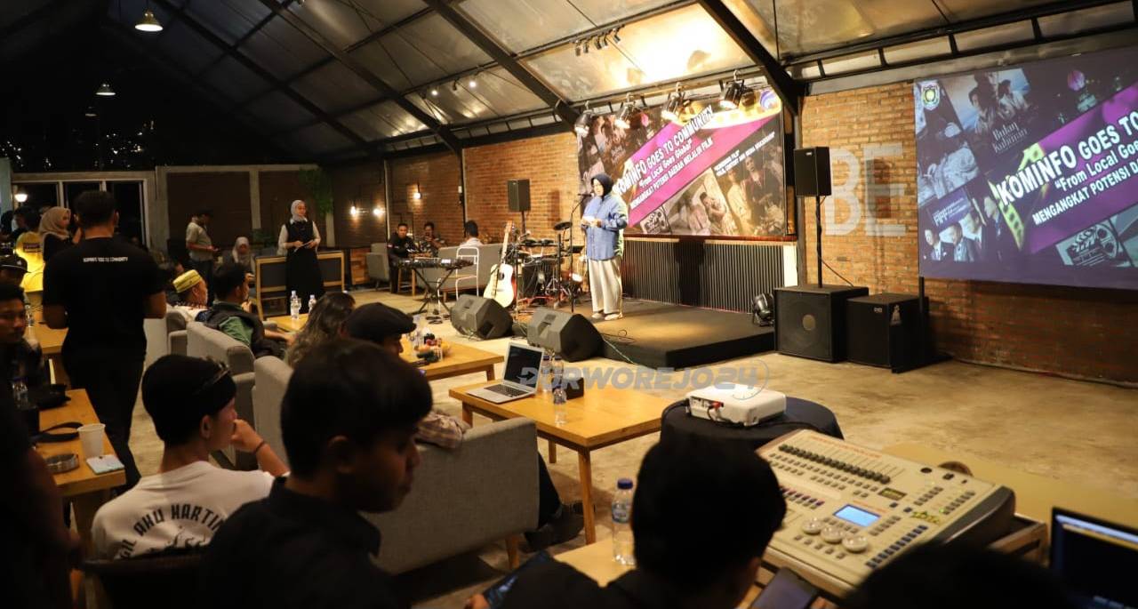 Suasana kegiatan Kominfo Goes to Community, di Exotic Coffee and Eatery, pada Jum'at malam (09/08/2024).