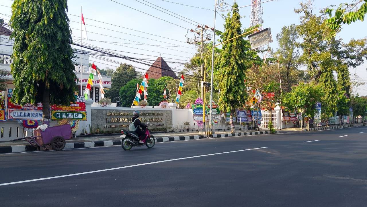 Ada pelantikan Anggota DPRD, Jalan Urip Sumoharjo ditutup sementara, pada Rabu (14/8/202)