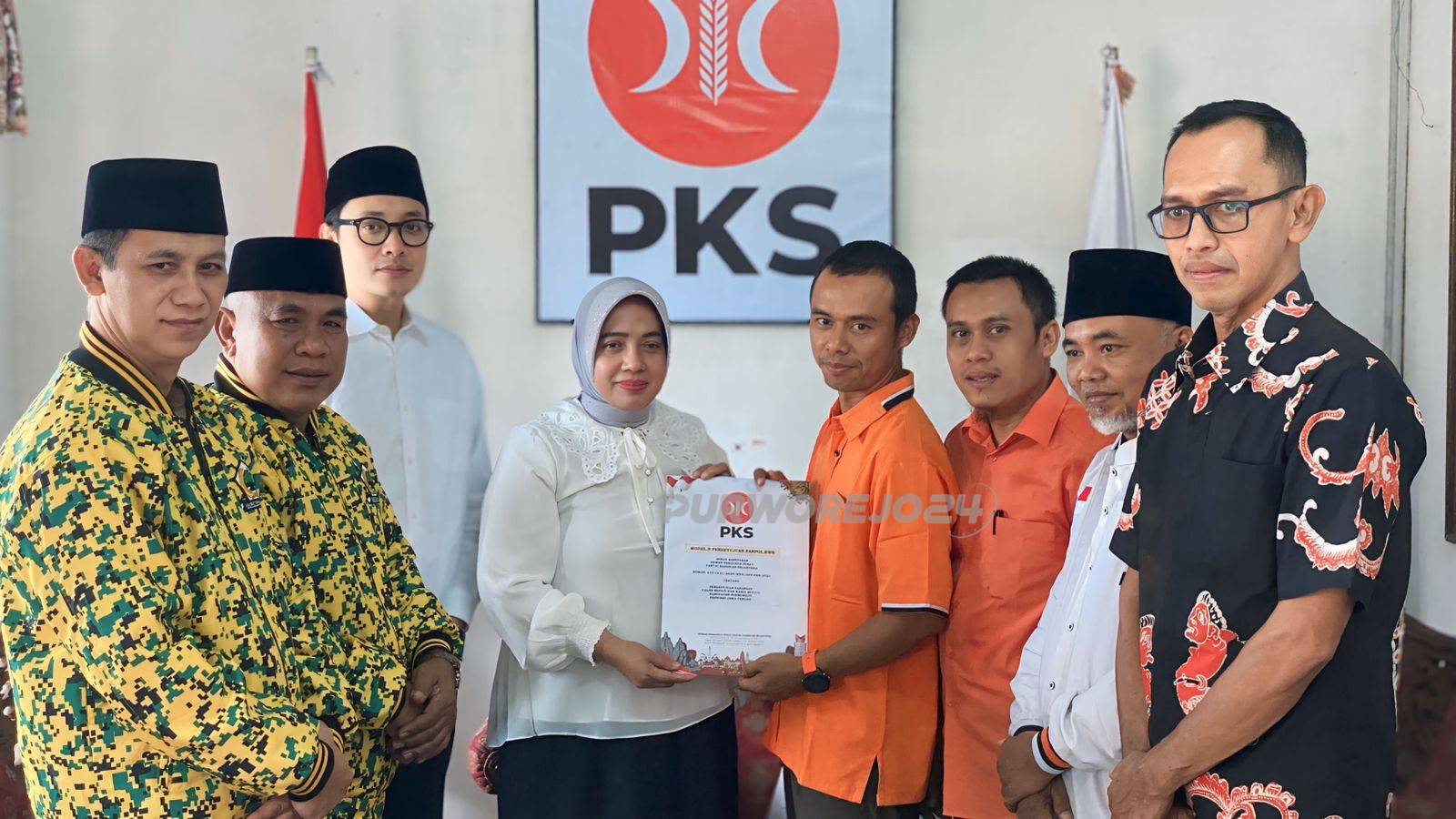 PKS serahkan surat rekomendasi ke Yuli- Dion maju di Pilkada Purworejo