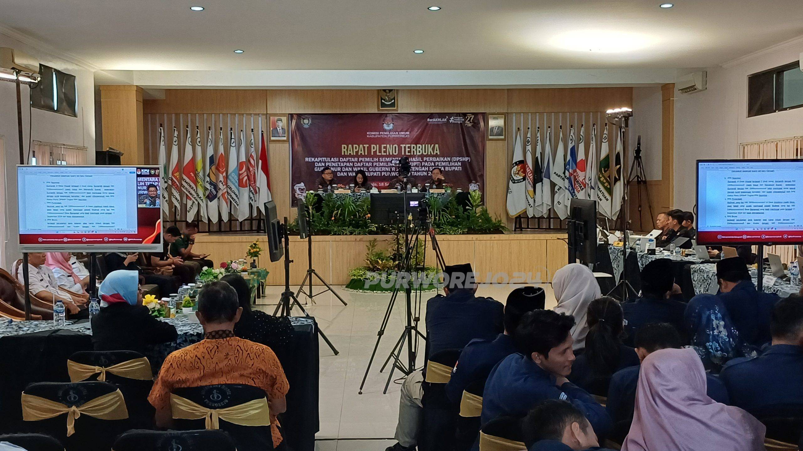 Rapat Pleno Terbuka penetapan DPT Pilkada Purworejo di Sanjaya In, pada Rabu (18/9/2024)