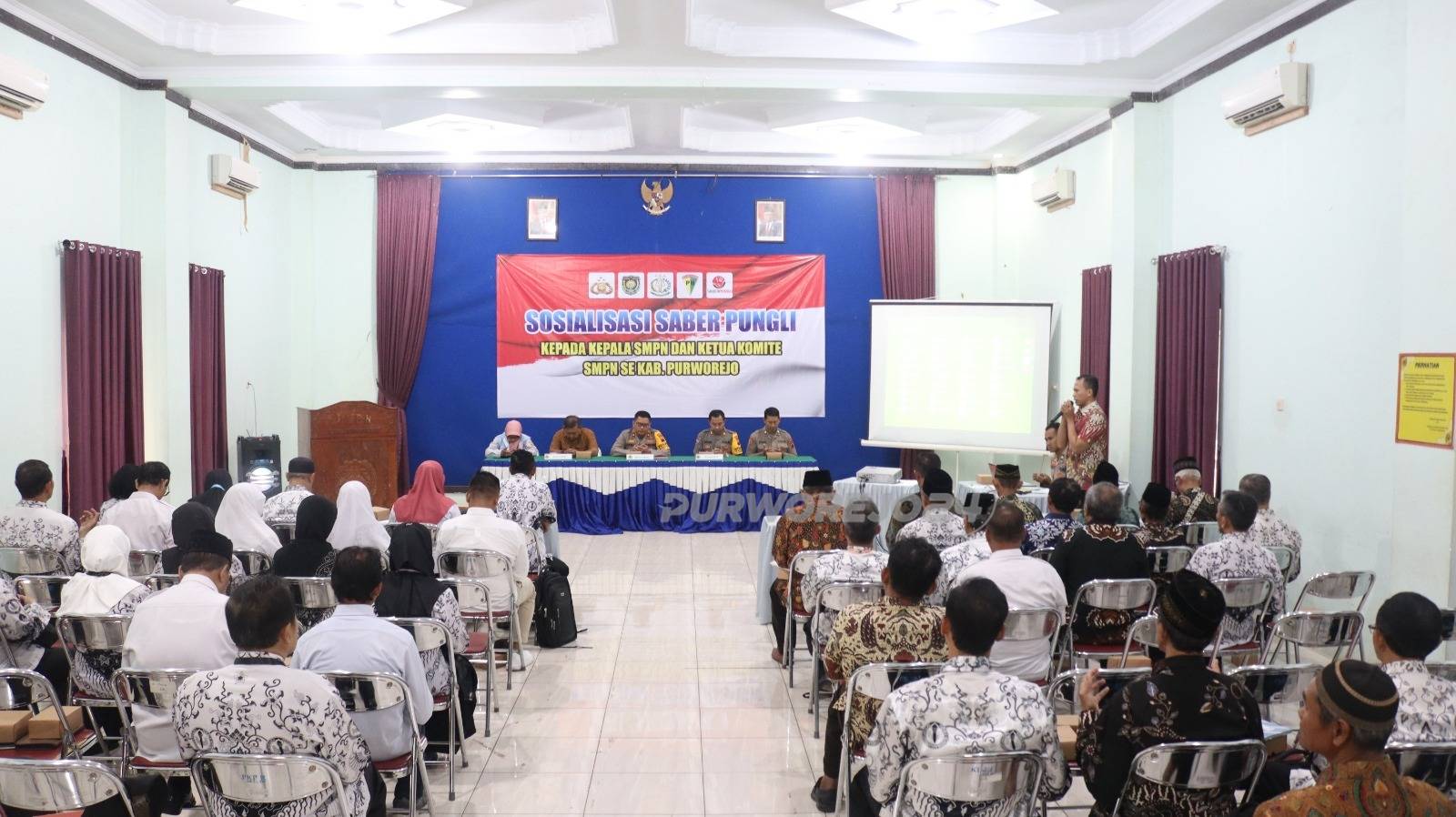 Tim saber pungli Purworejo saat gelar sosialisasi