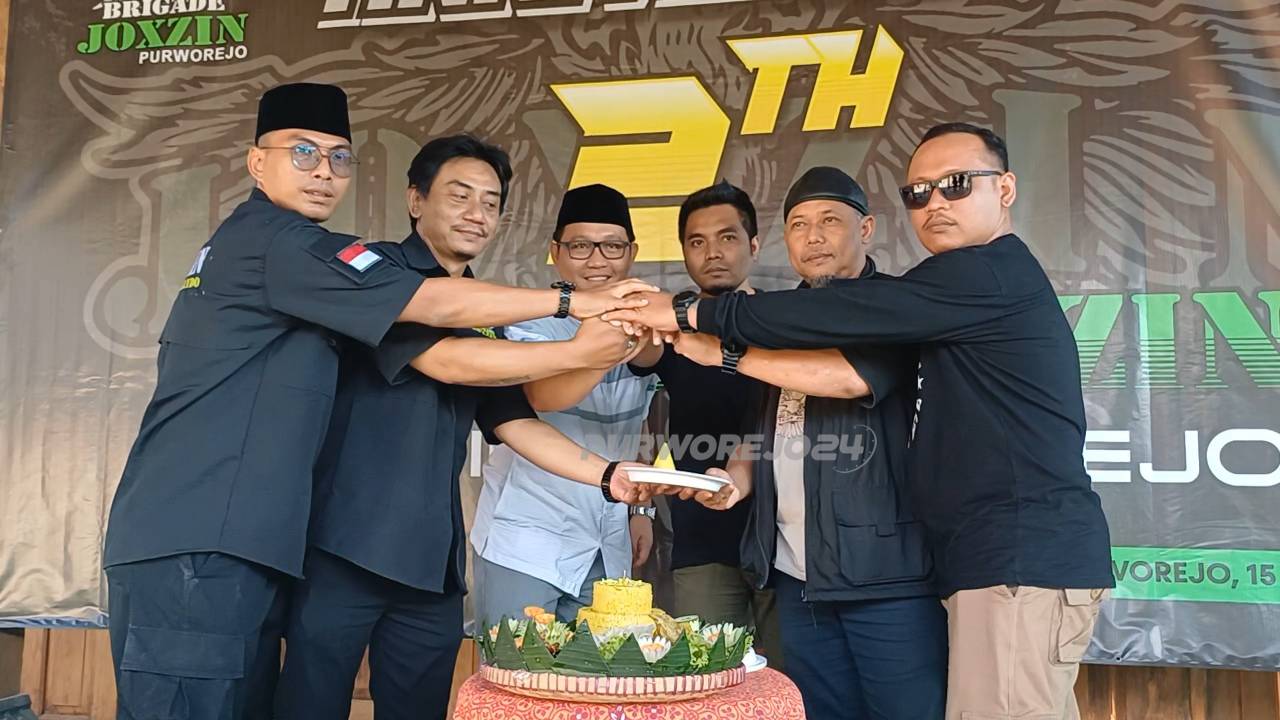 Penyerahan nasi tumpeng tandai Anniversary 2th Brigade Joxzin Korwil Purworejo, pada Minggu (15/9/2024)