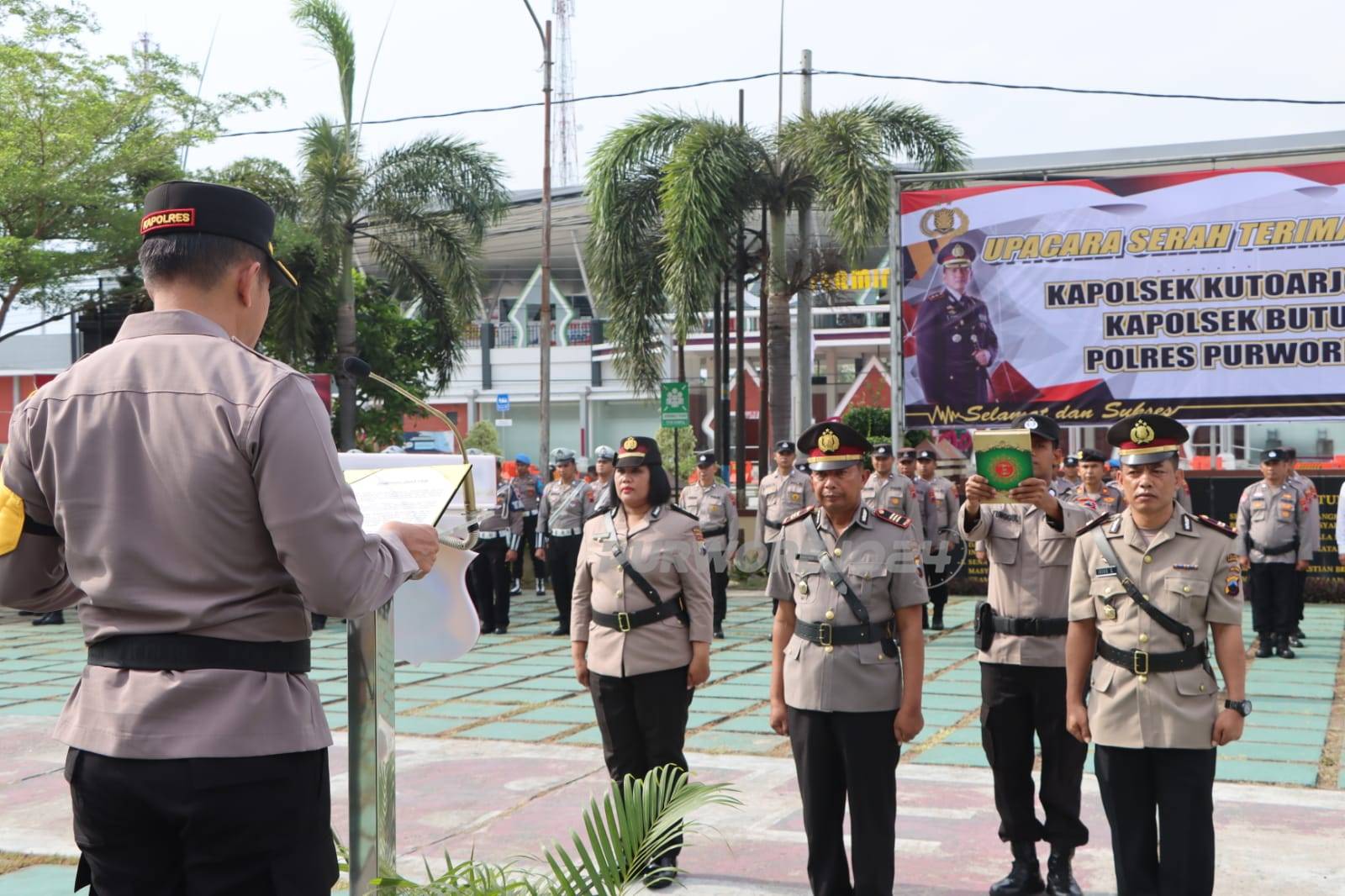 Suasana kegiatan apel serah terima jabatan kapolsek