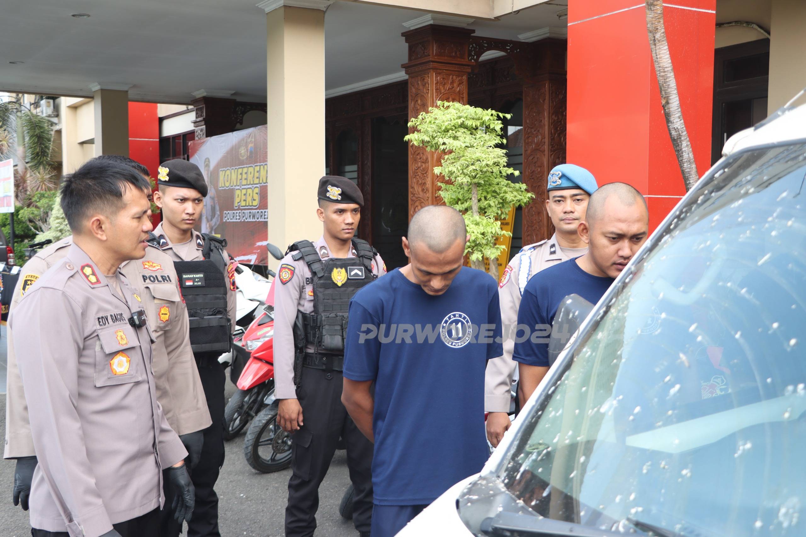 Konferensi pers tentang premanisme