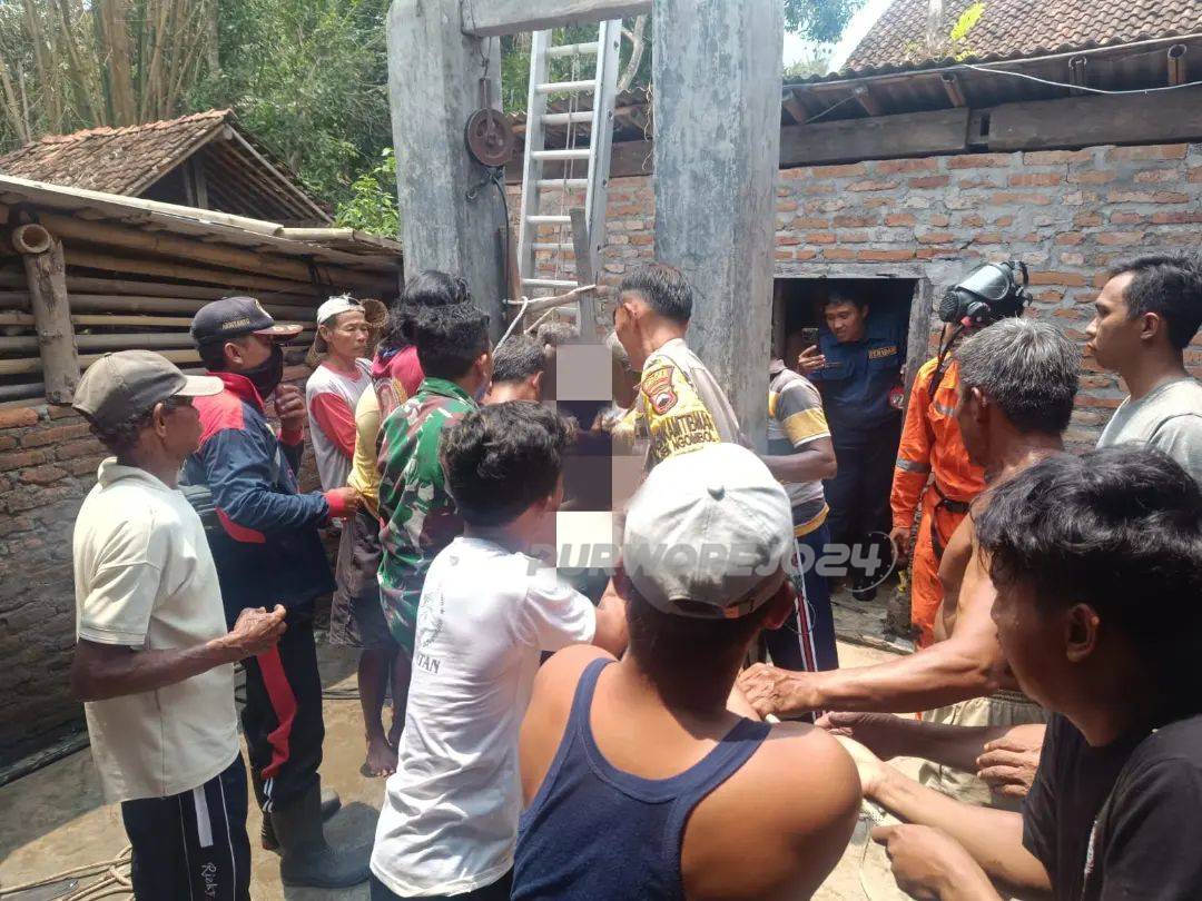 Saat evakuasi korban