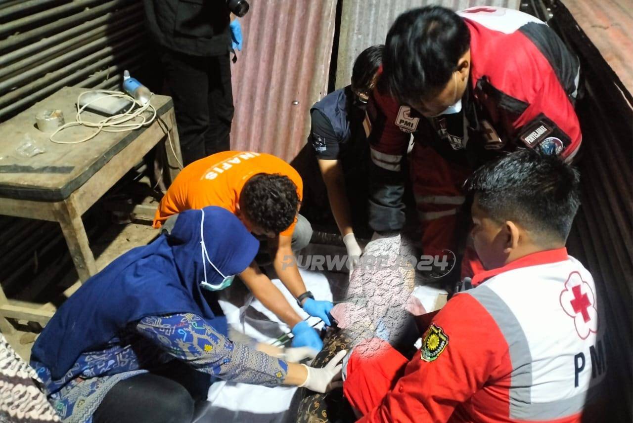 Saat pemeriksaan jenazah