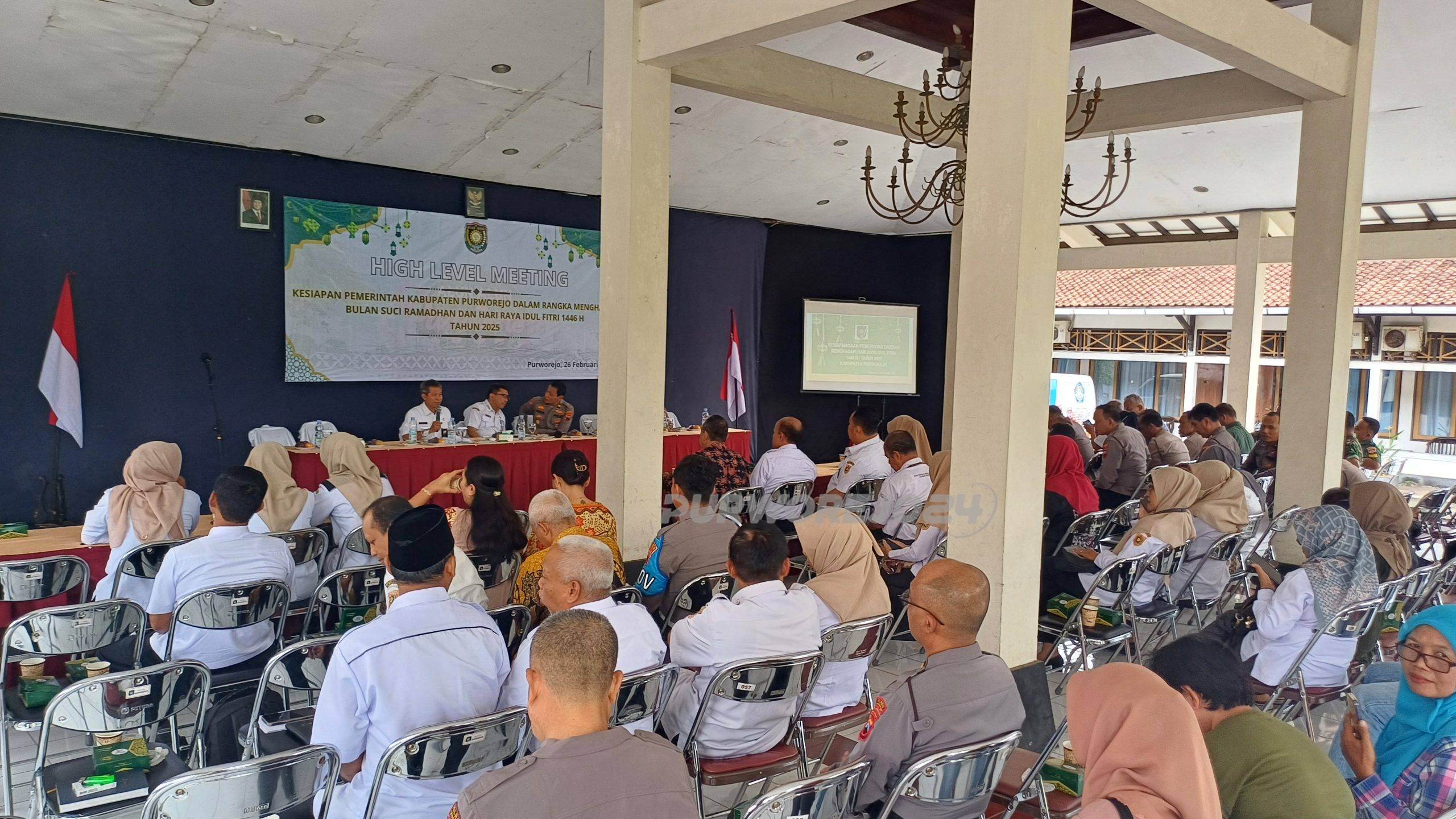 High Level Meeting Kesiapan Pemerintah dalam rangka Menghadapi Bulan Suci Ramadhan dan Hari Raya Idul Fitri 1446 H, di Pendopo Hotel Ganesha Purworejo, pada Rabu (26/2/2025).