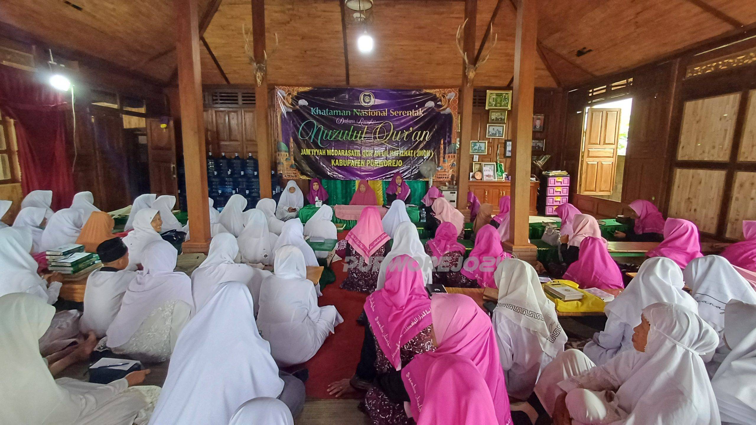 Suaaana acara khataman serentak Nuzulul Qur'an di di Joglo Tahfidz Khoirun Nisa, pada Minggu (16/3/2025)