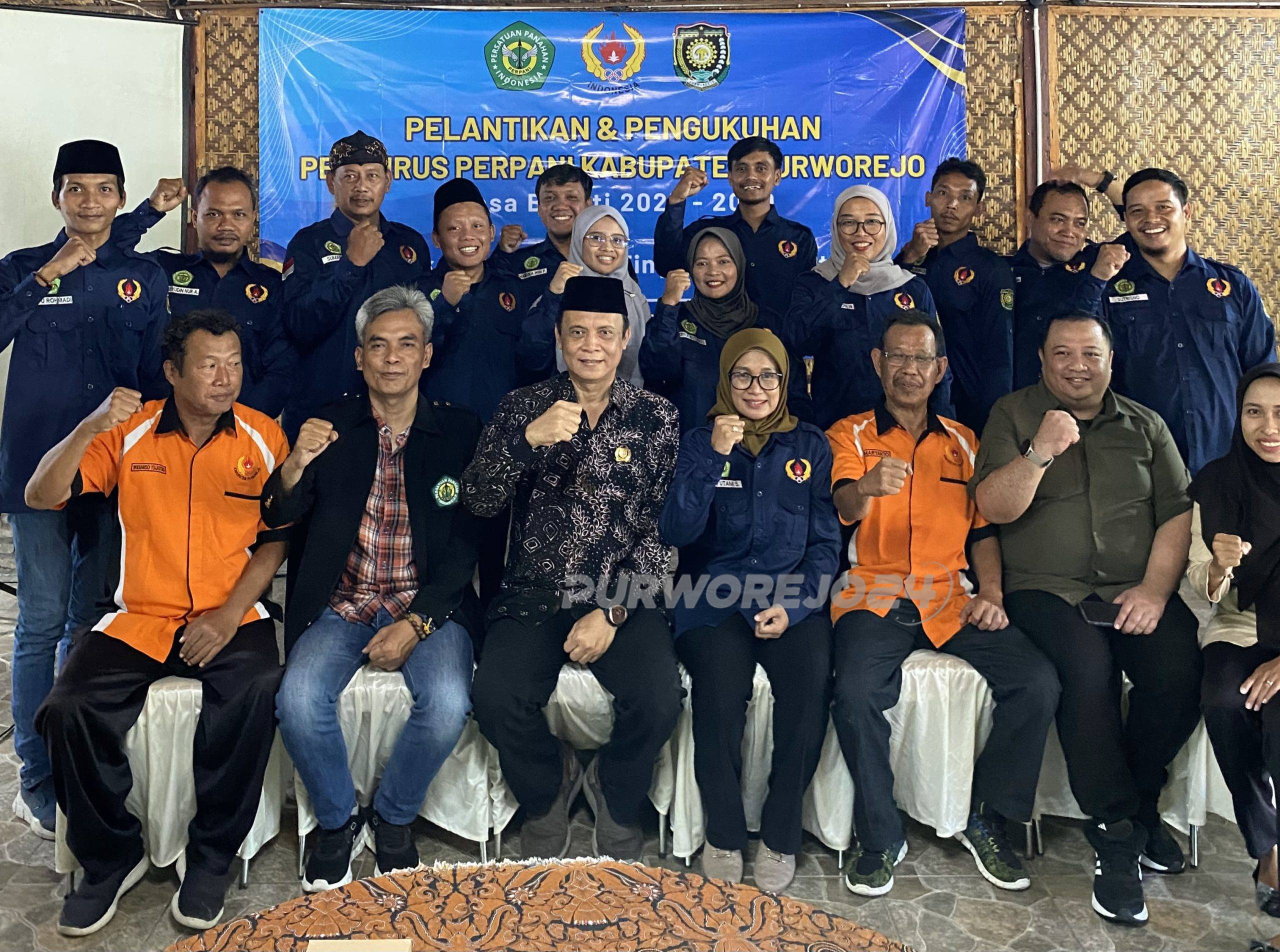 Foto bersama usai pengkuhan sebagai ketua Pengkab PERPANI Purworejo