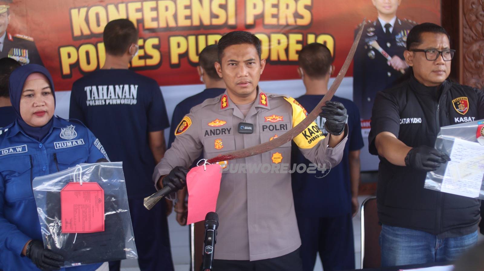 Saat jumpa pers tentang premanisme