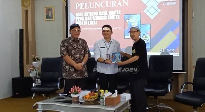 Peluncuran buku antologi berjudul “Serba-Serbi Budaya Lokal Purworejo: