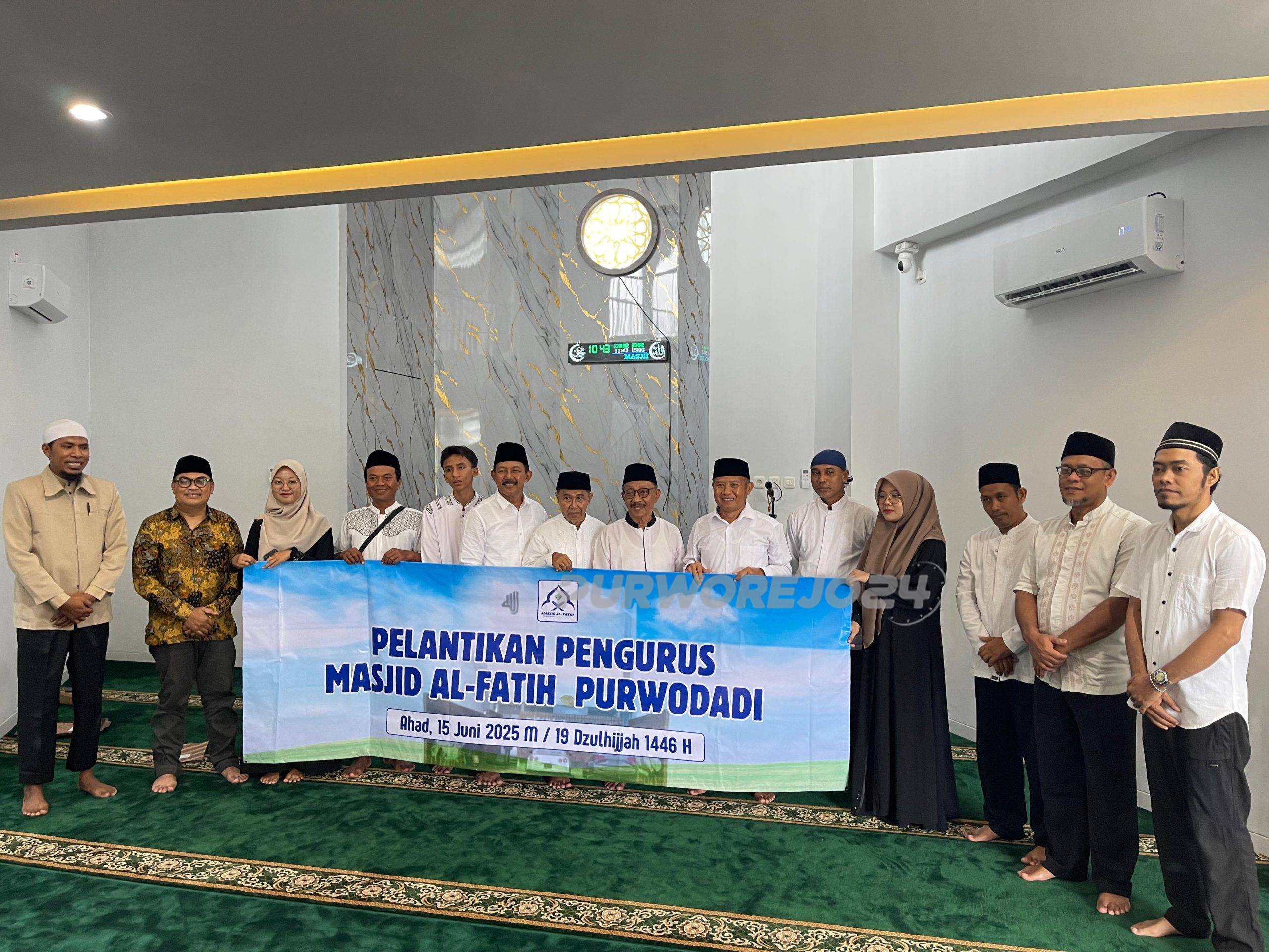 Foto bersama takmir masjid Al Fatih