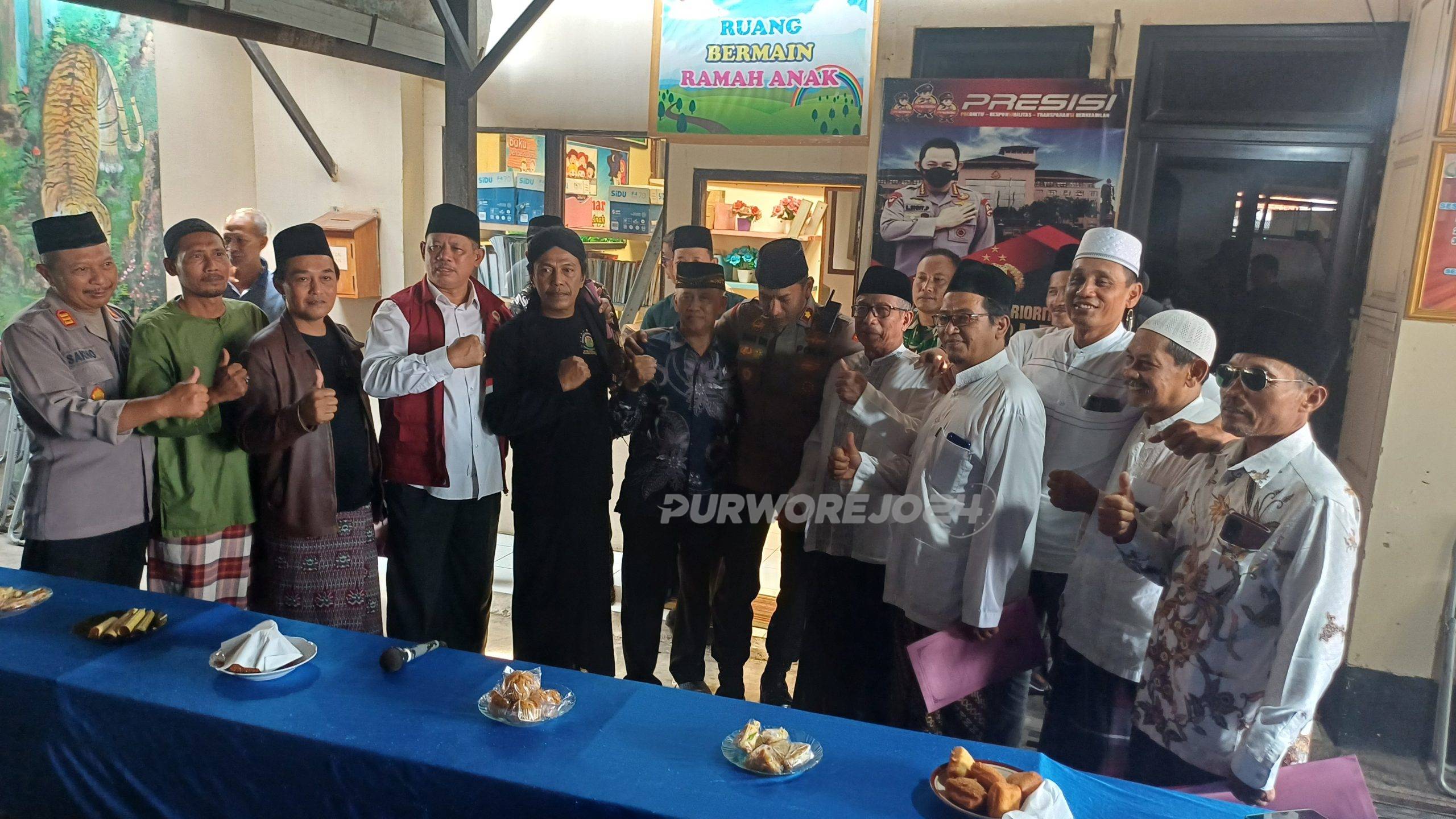 Foto bersama usai memberikan pernyataan klarifikasi dan maaf