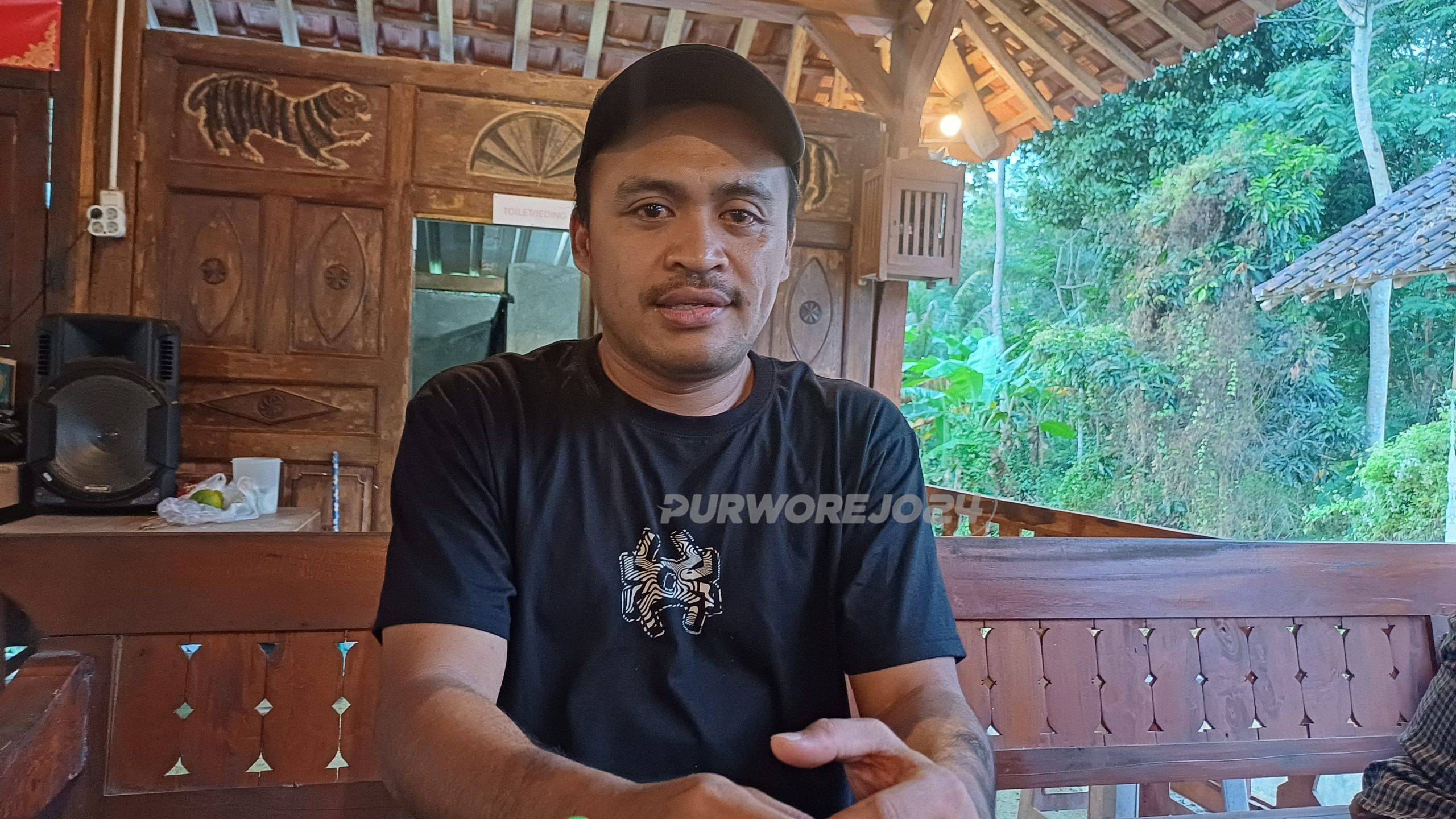 Kepala Desa Cengkawakrejo, Imlais Wiski Bagasworo