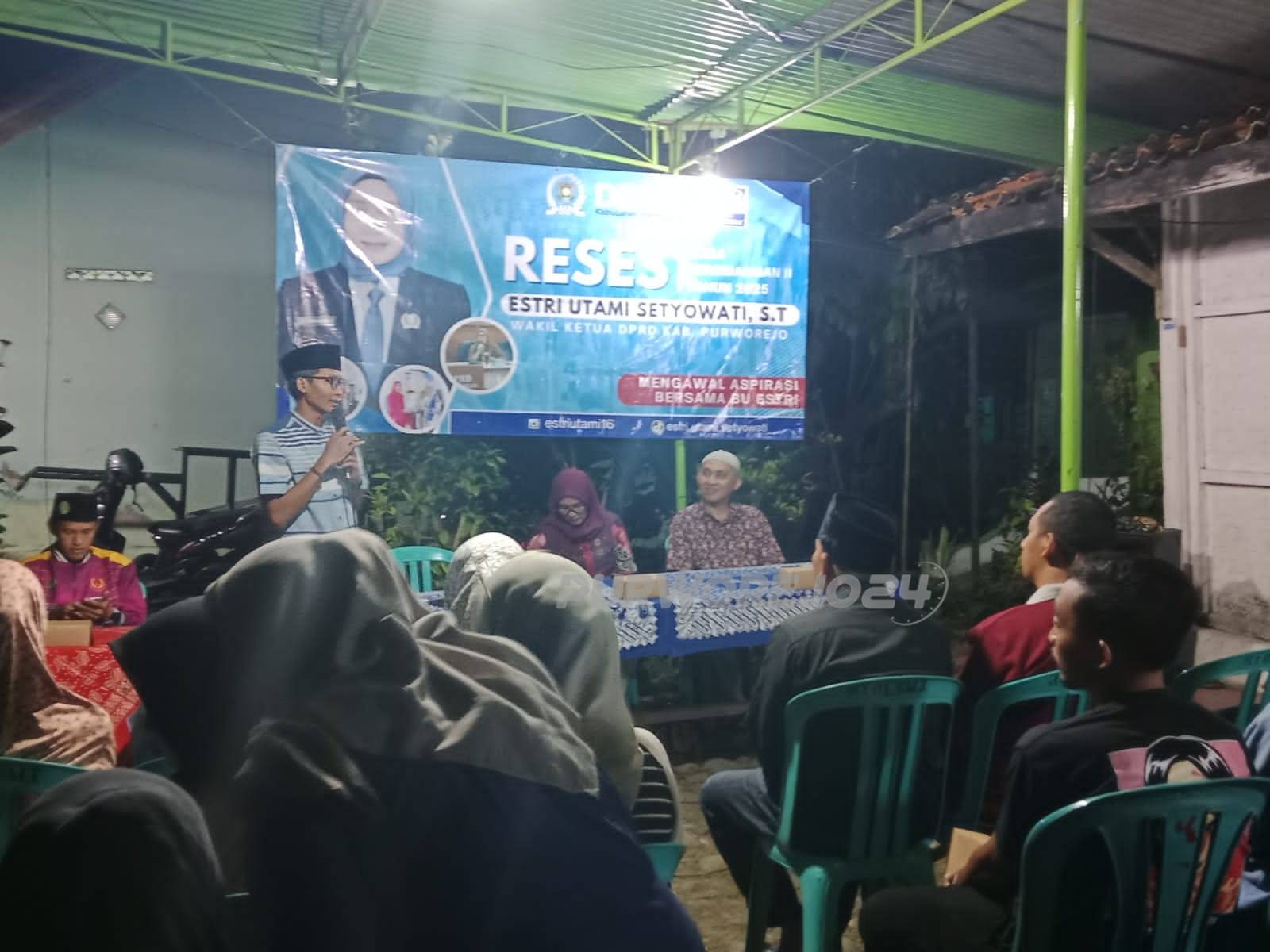 Suasana kegiatan reses