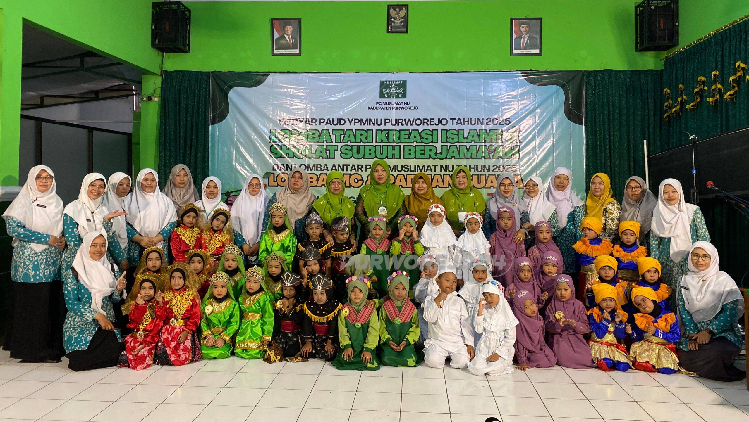 Foto bersama dengan peserta lomba