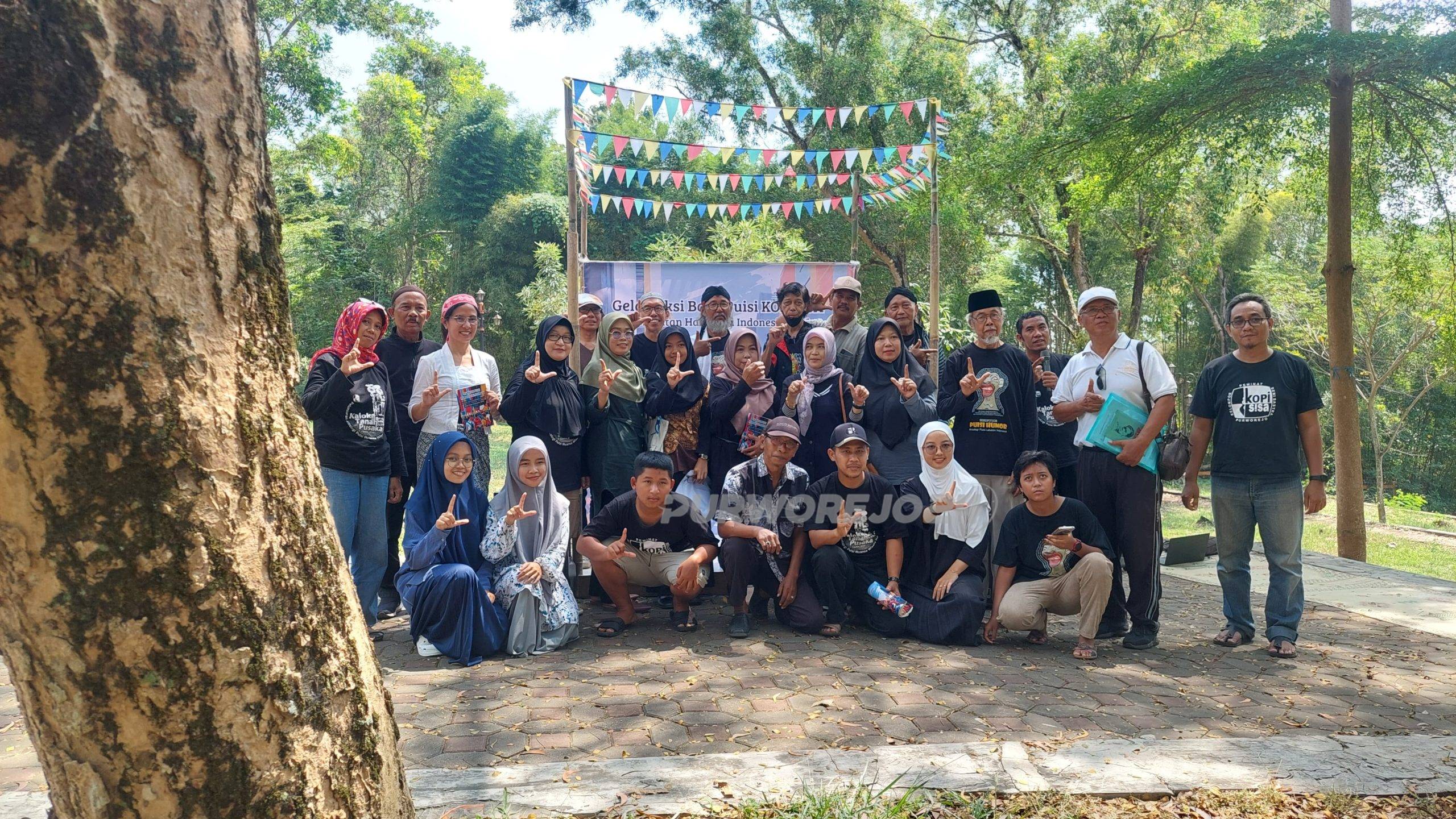 Foto bersama usai acara