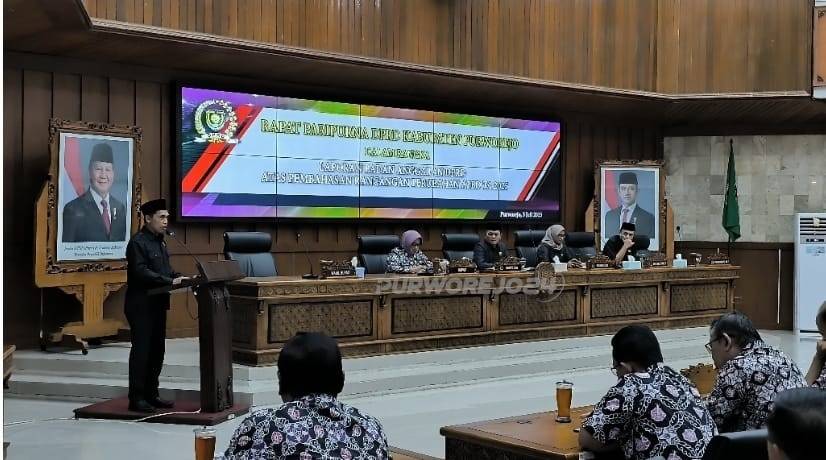 Rapat Paripurna Banggar DPRD atas pembahasan Rancangan Peraturan Daerah tentang Perubahan APBD Tahun Anggaran 2025