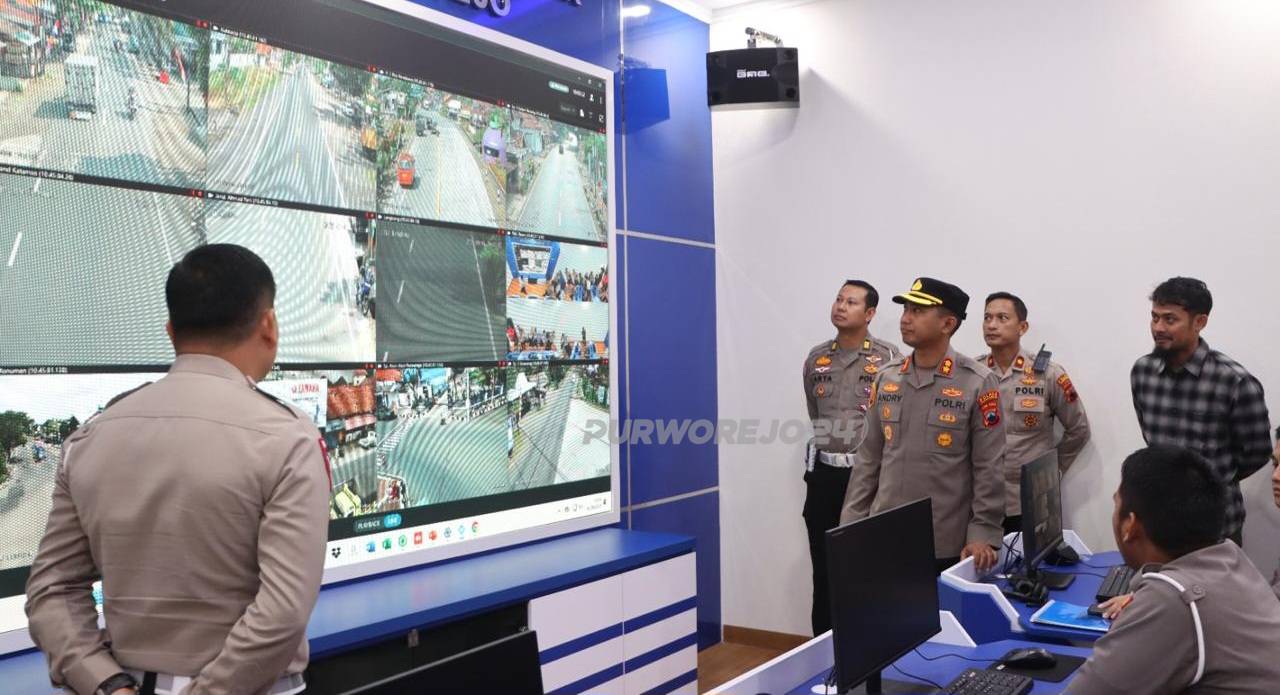 Traffic Management Center (TMC) dari Korlantas Polri