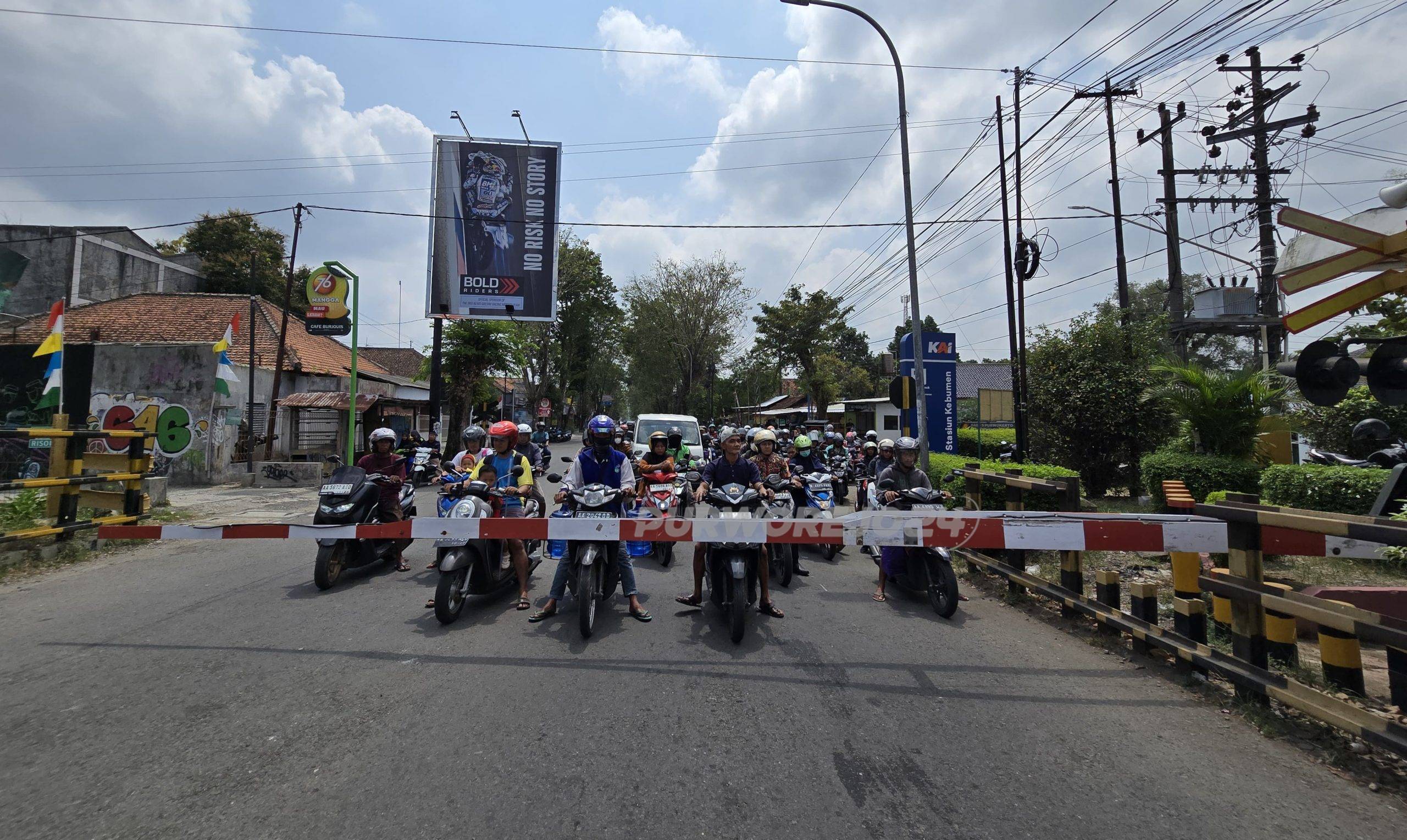 Perlintasan kereta api