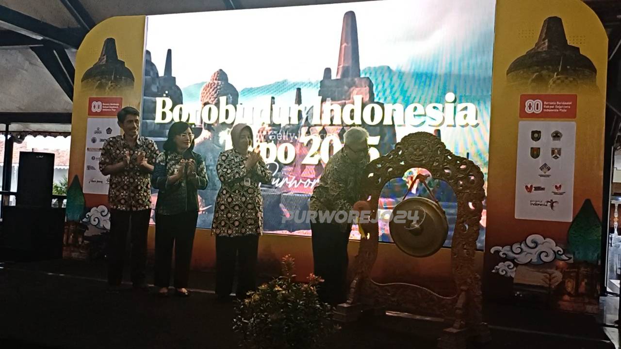 Pemukulan gong tandai pembukaan Borobudur Indonesia Expo 2025 di Purworejo