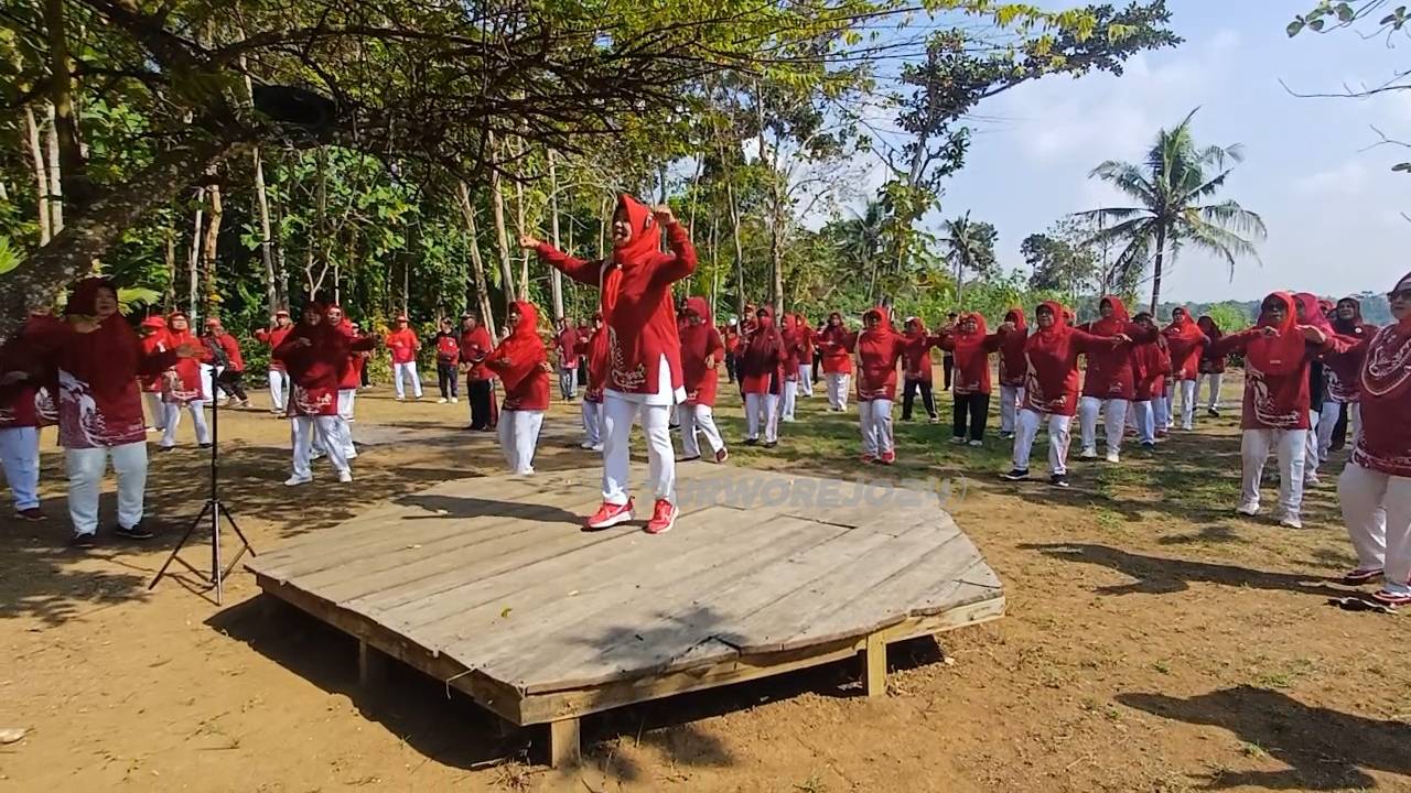 Senam bugar bersama