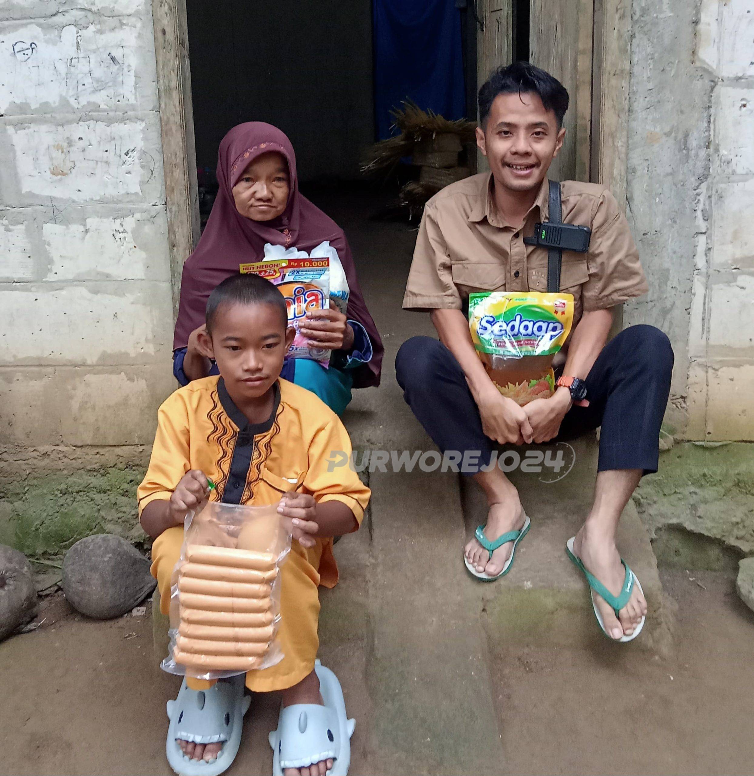 Yan saar bersama anak yatim