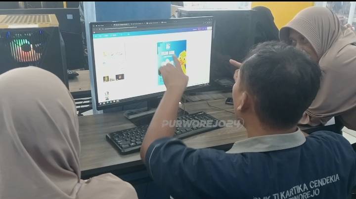 Suasana pelatihan desain grafis yang diikuti oleh penyandang disabilitas