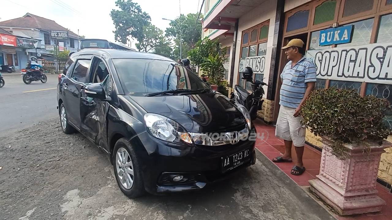 Kendaraan yang terlibat lakalantas