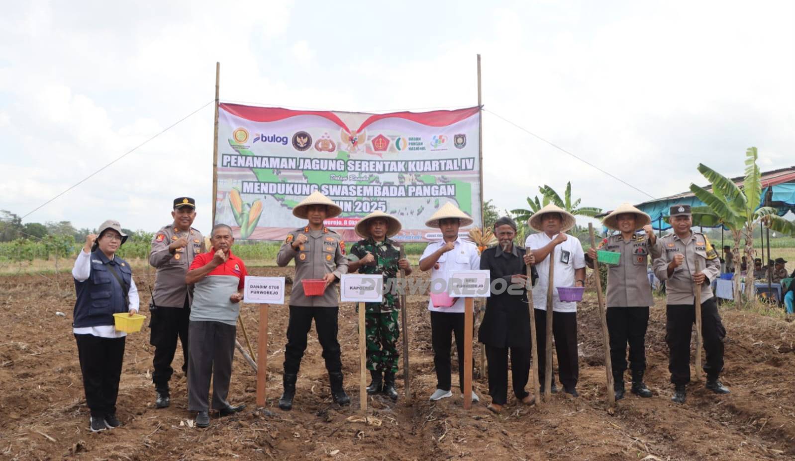 Foto bersama saat kegiatan