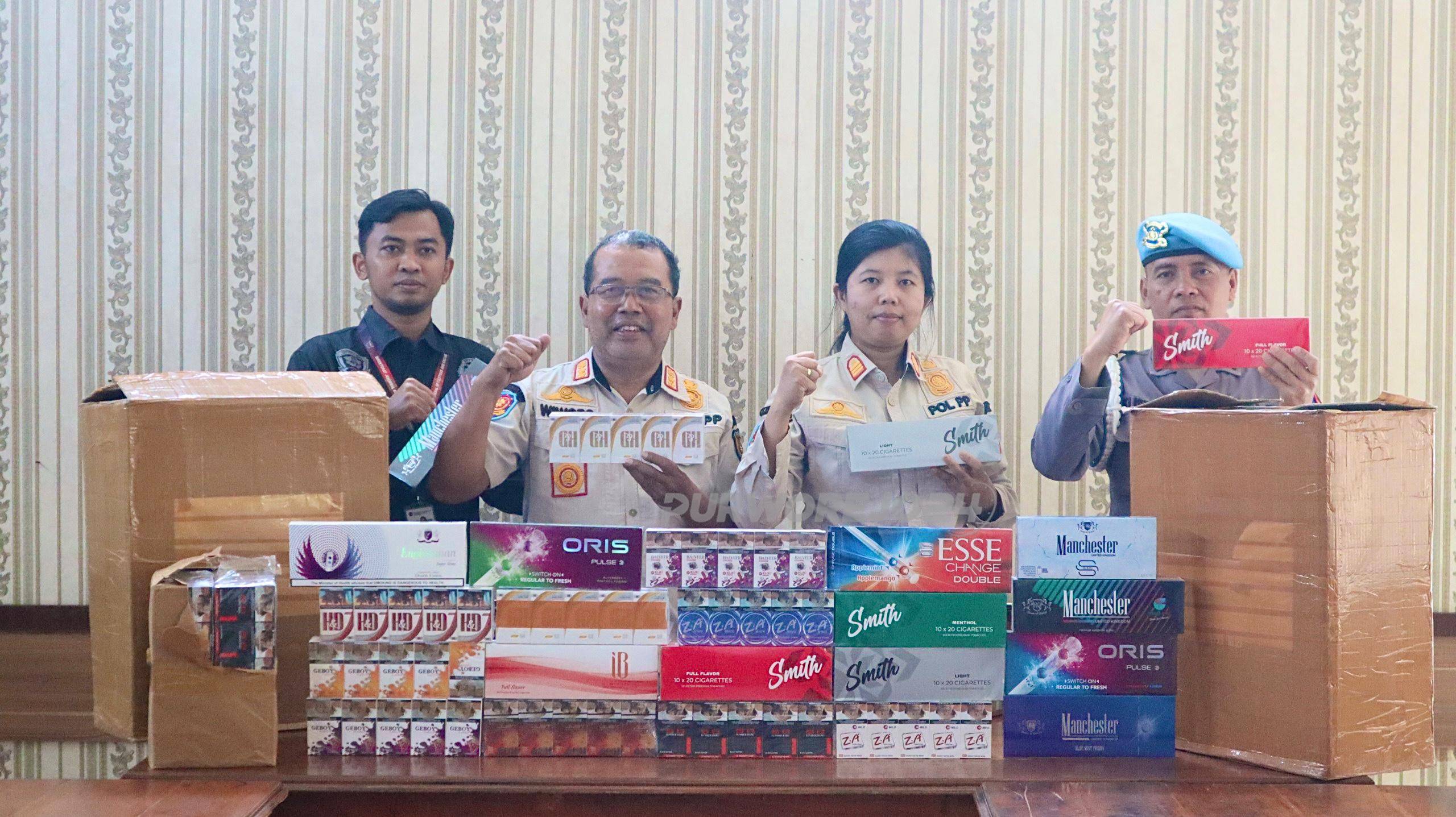 Rokok ilegal yamg disita oleh petugas
