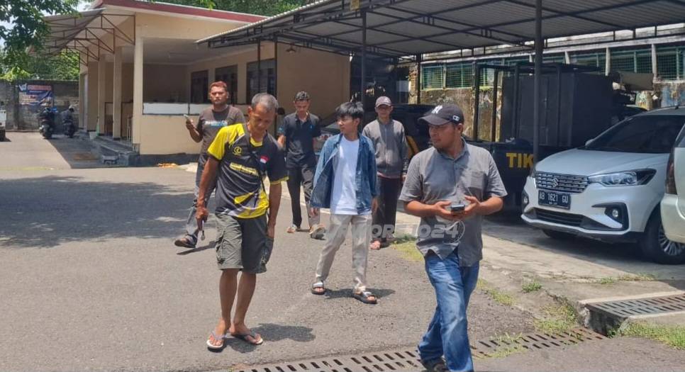 Warga Sawangan datangi Mapolres Purworejo