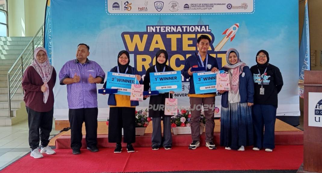 Foto bersama usai menang lomba