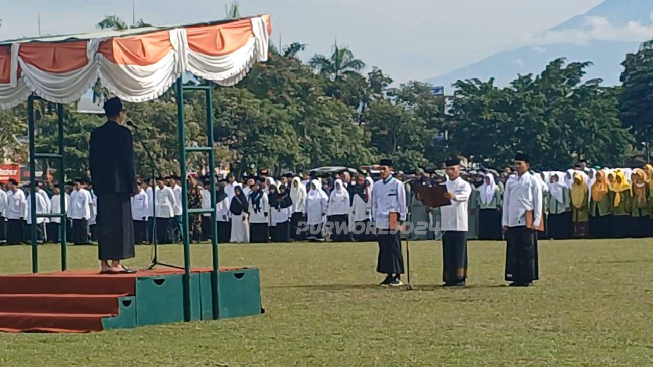 Suasana apel Hari Santri Nasional di alun alun Purworejo