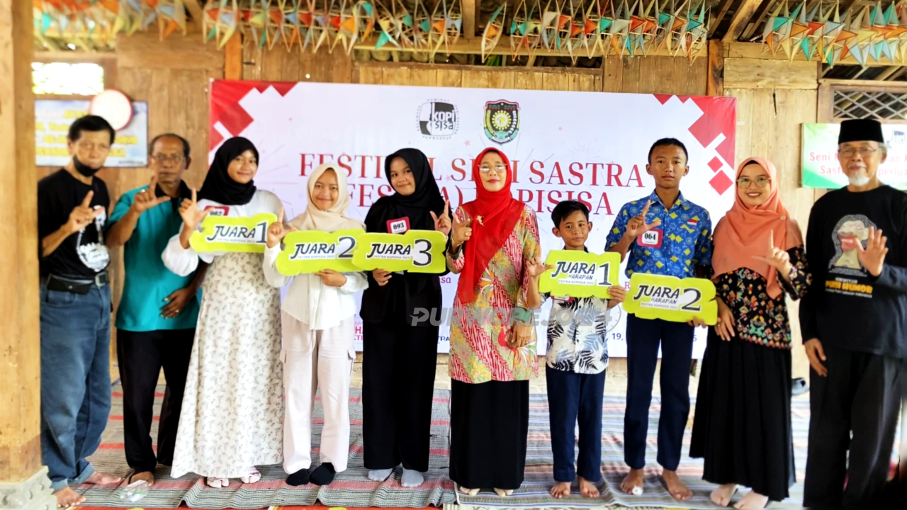 Juara Baca Puisi Golongan Remaja Festra Kopisisa 2205