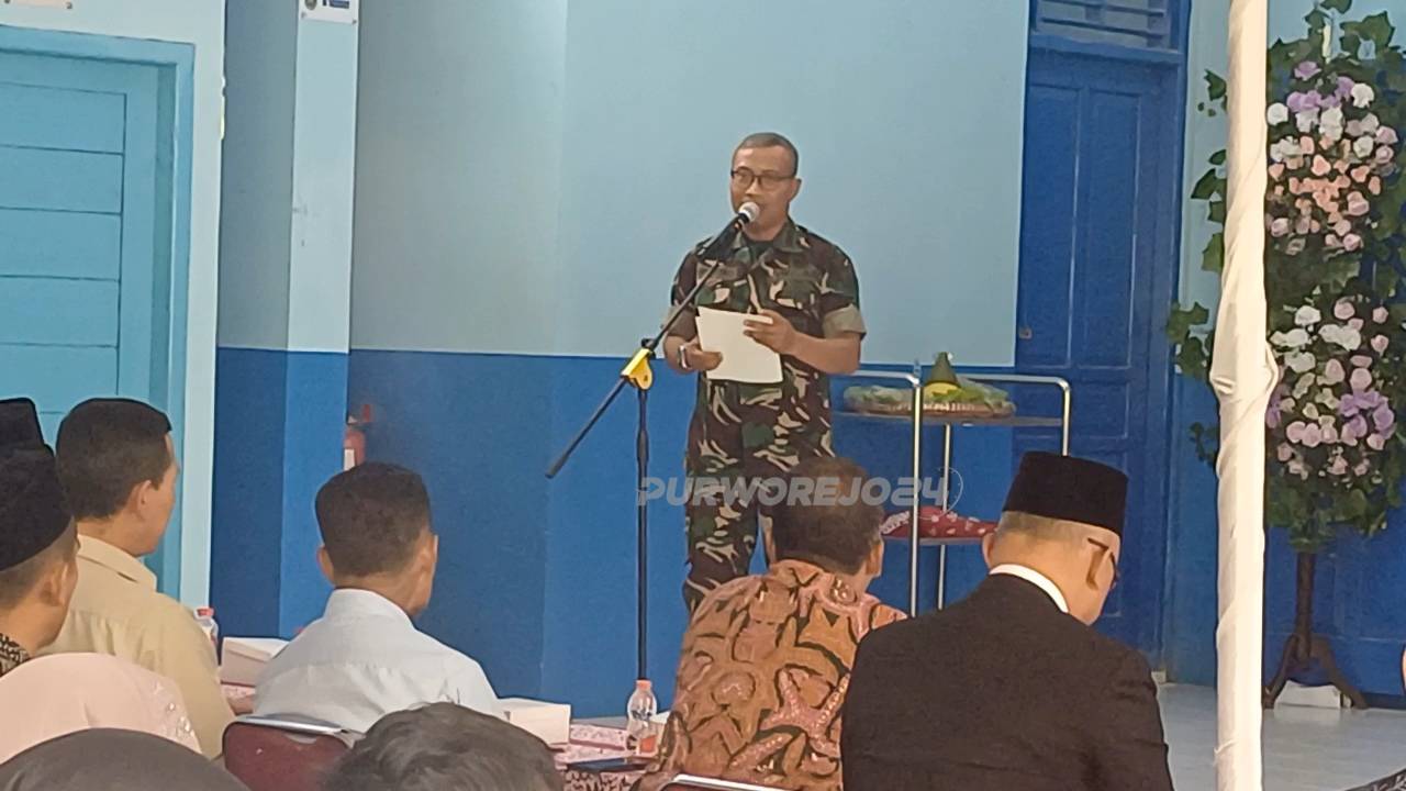 Sambutan Dandim 0708 Purworejo yang dibacakan oleh Koramil 03 Kaligesing, Kapten infantri Suparno, saat menghadiri Launching Dapur SPPG (Sentra Pemenuhan Pangan dan Gizi) Mashlahatul Ummah di Kecamatan Kaligesing, Kabupaten Purworejo, pada Sabtu (4/10/2025).