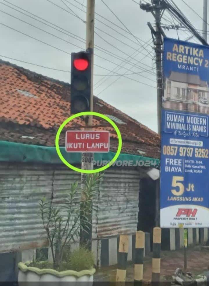 Arus kendaraan dari arah Magelang kini diarahkan untuk lurus mengikuti lampu lalu lintas (APILL)