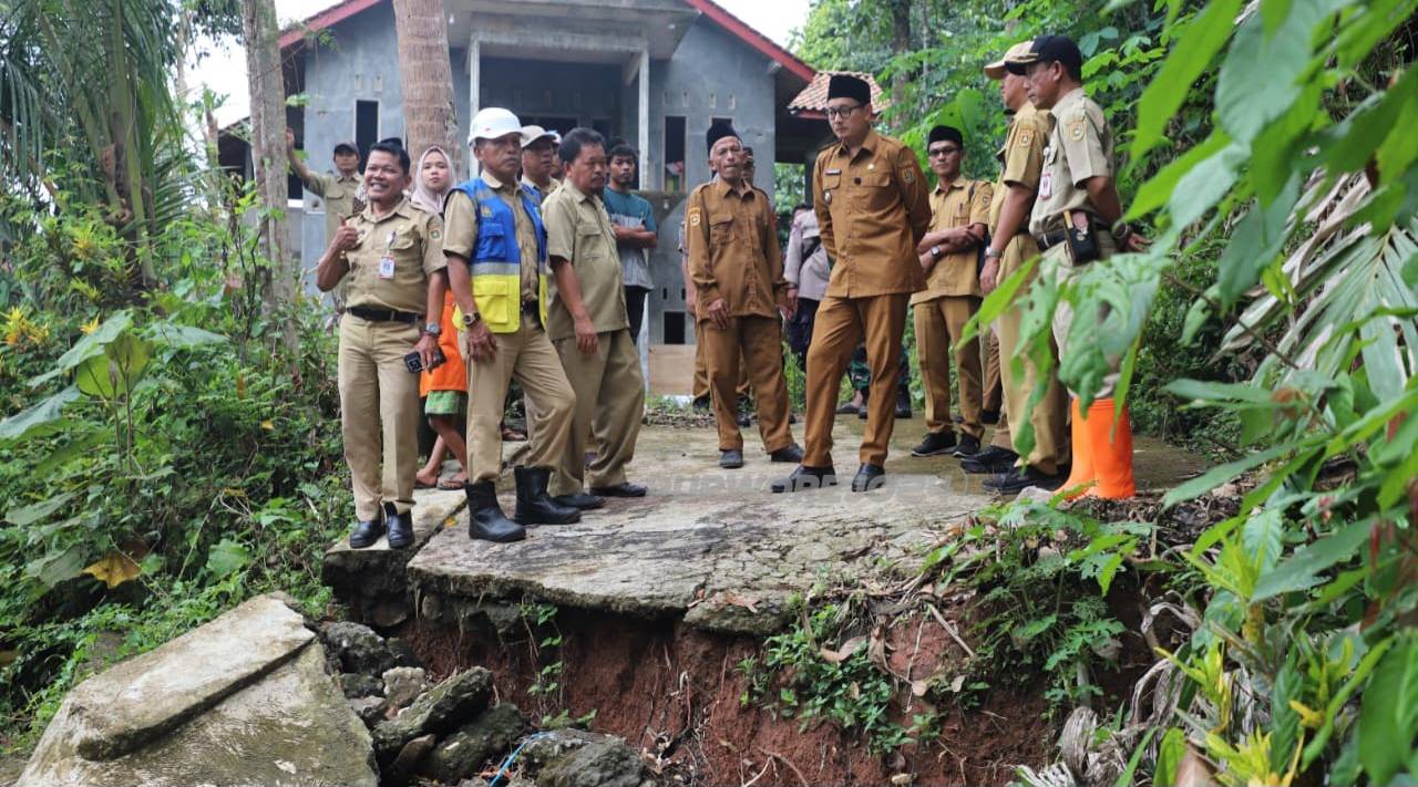 Saat peninjauan di lokasi