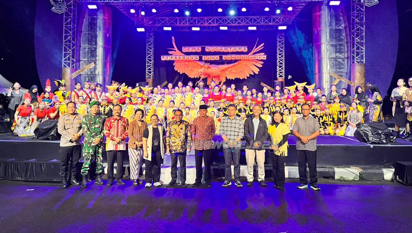 Foto bersama usai pementasan